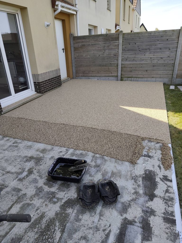 Installation de terrasse en résine à Rouen